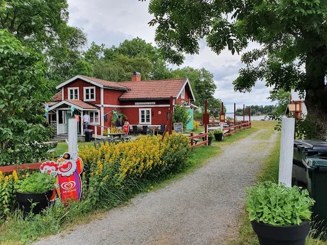 Kvarnudden Café, B&B, rest, krog