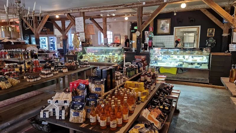 Ladugård 206 I Saluhall I Ost I Delikatesser I Bistro I Inredning