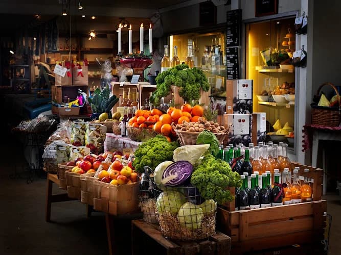 Larsviken/Lanthandeln i Viken AB/Larsvikens Lantbruks AB