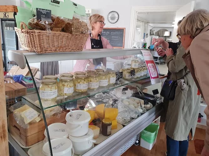 Tre sjöars kök & mejeri AB