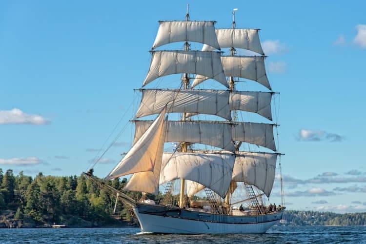 Stockholm: Historiskt segeläventyr på traditionell brigg